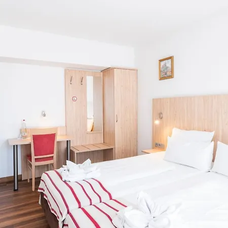 Astoria Hotel 3*